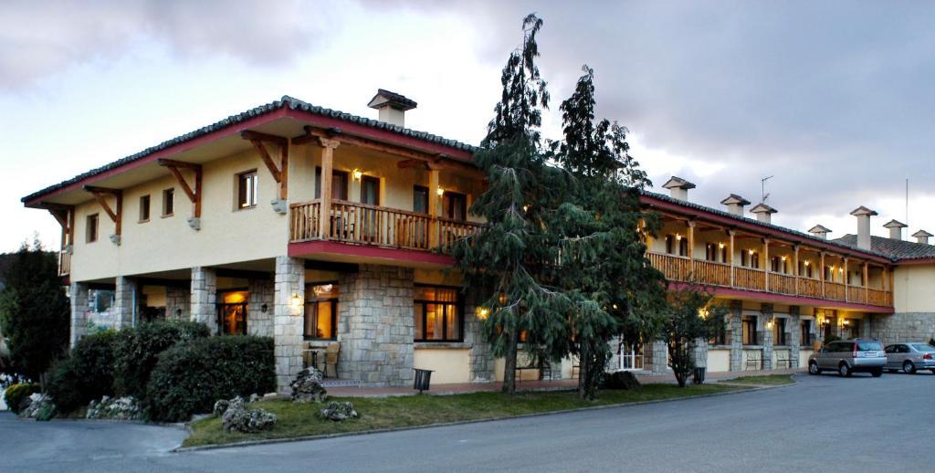 Hotel Rural Spa & Wellness Hacienda Los Robles Navacerrada Esterno foto